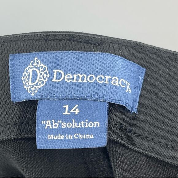 Democracy Woman’s Rich Black Straight Leg Stretch Denim Jeans Size 14 - Picture 14 of 16